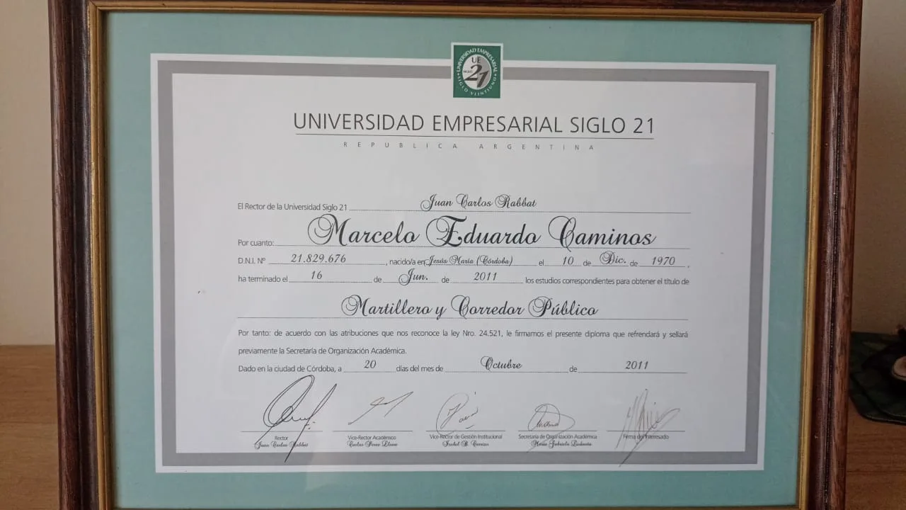 Certificado profesional de Marcelo Caminos