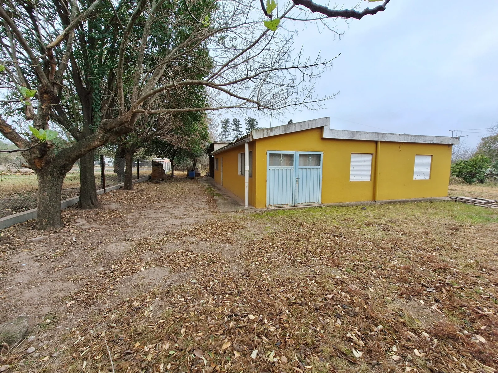 Casa con sótano y quincho en Sinsacate — foto 3