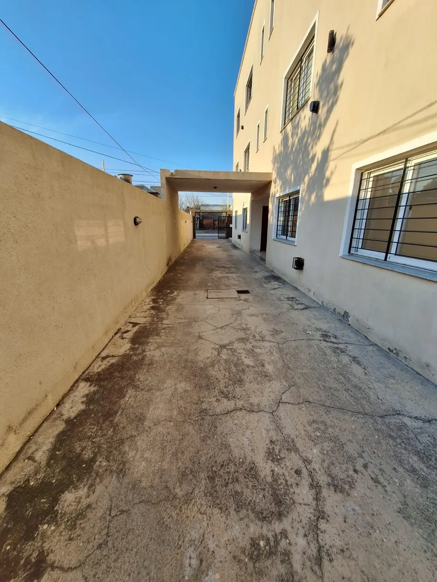 Compra departamento 2 dormitorios y cochera o compra todo el bloque en Jesús María, Córdoba — foto 2