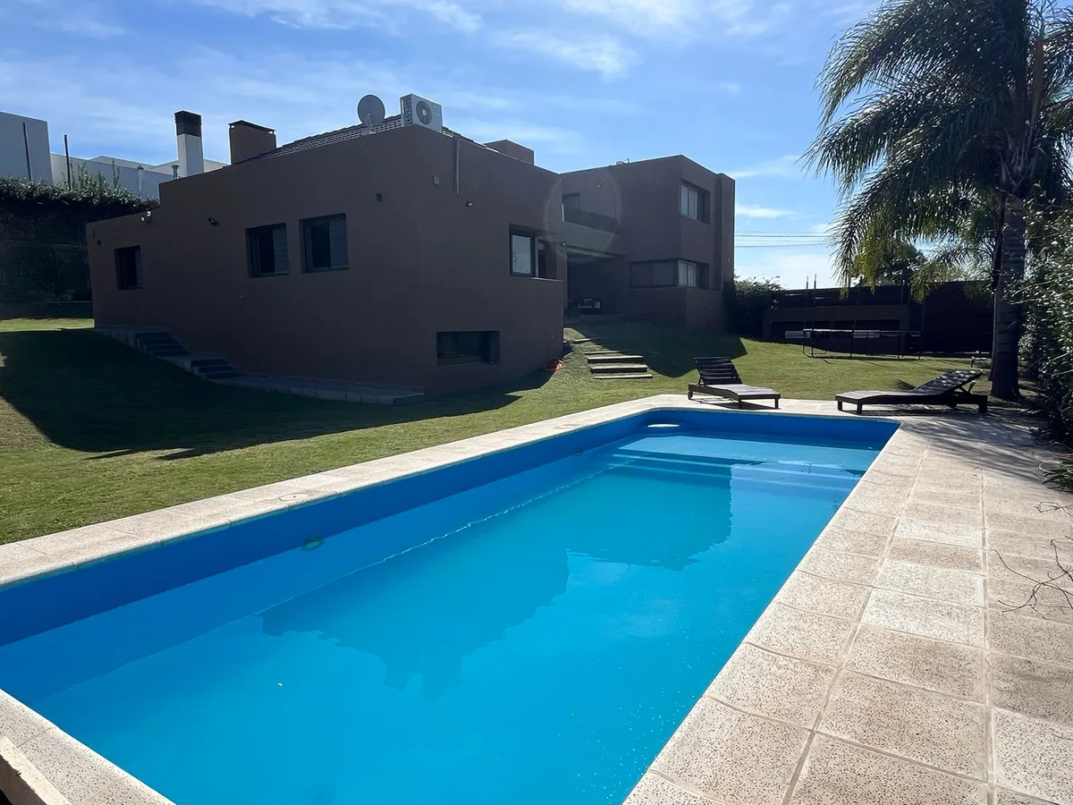 Importante propiedad en Jesús María a metros del Colegio Seminario – 3 dorm, suite y terraza — foto 23