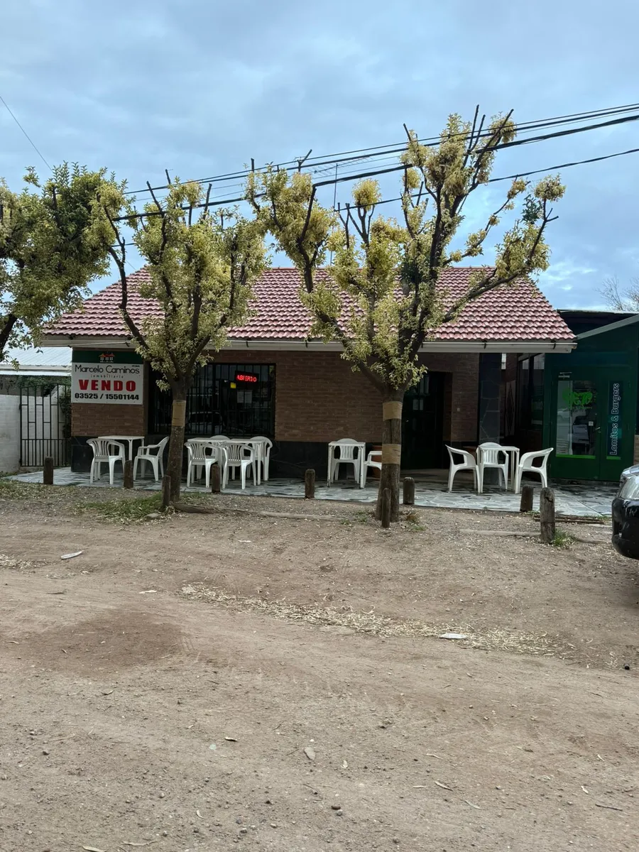 Ruta 9 Sinsacate: Casa con Locales y 938 m2 Terreno — foto 2