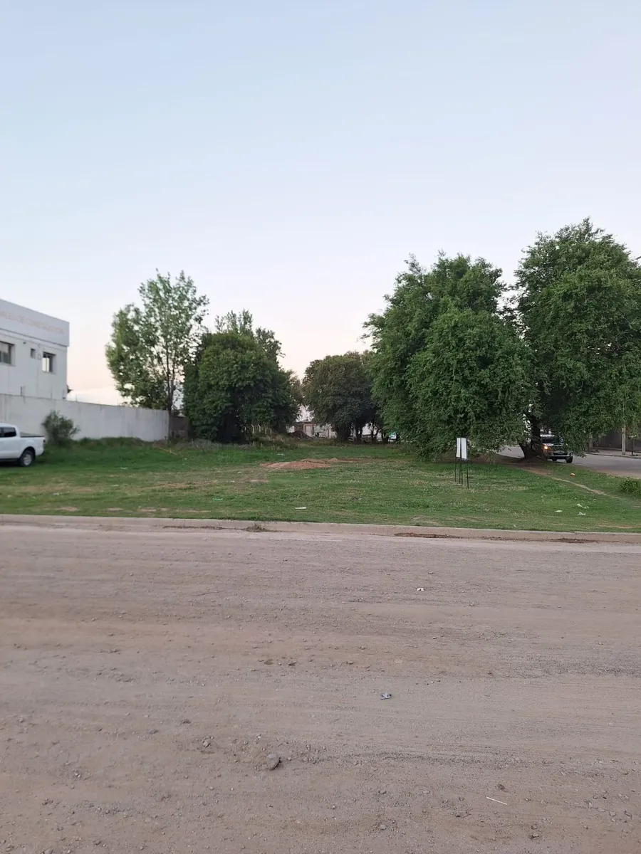 Terreno amplio en calle 6 de Colonia Caroya — foto 3